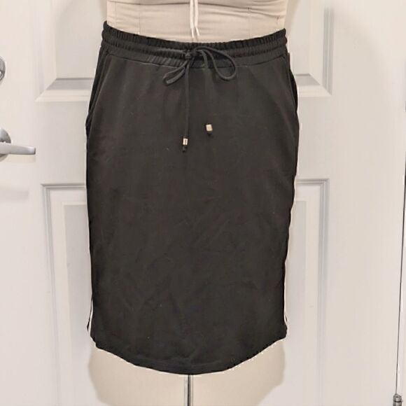 EUC Gerry Weber Casual 10 Casual Stretch Skirt with Sparkly Gold Side Stripes - Picture 6 of 8